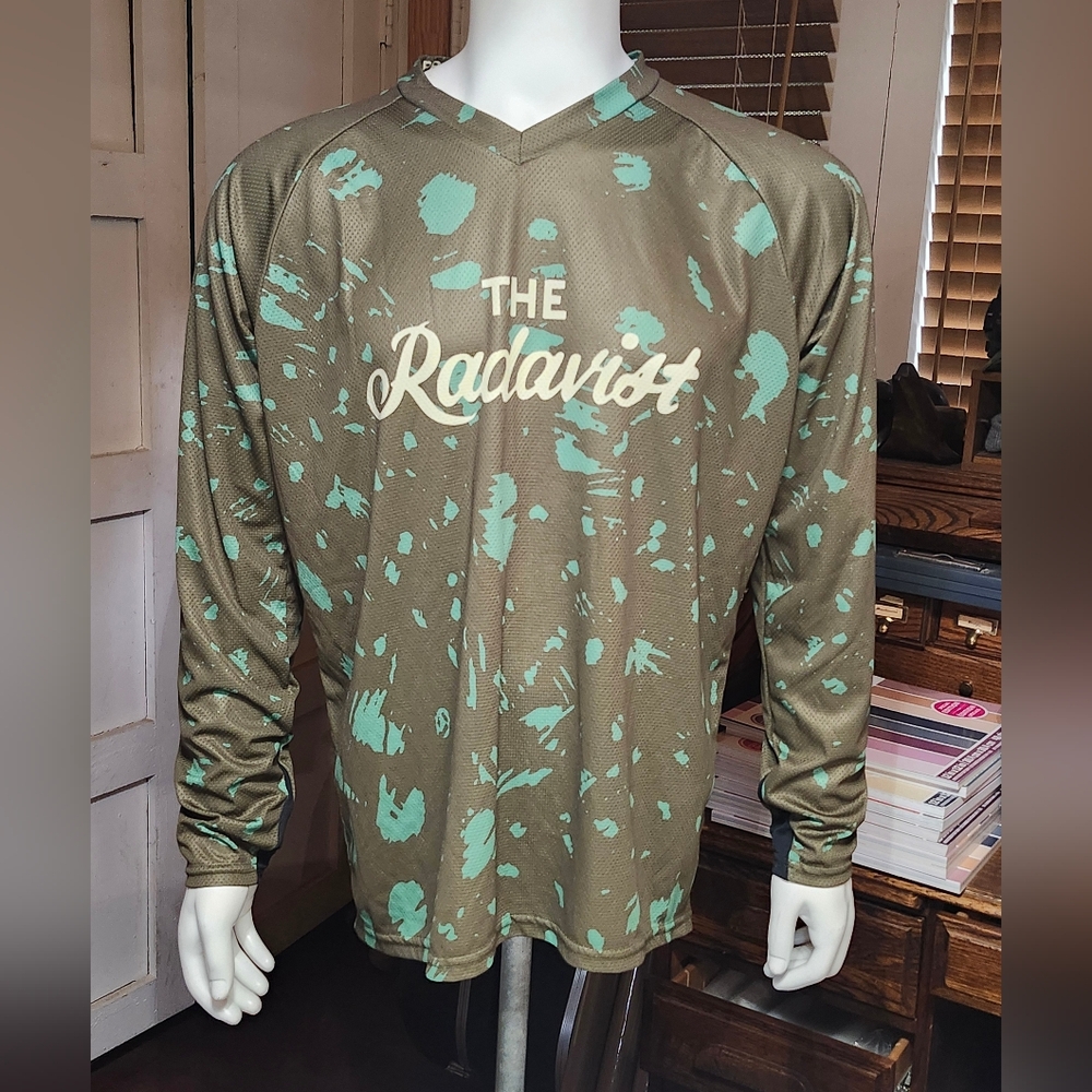 Voler Radavist V-Neck Long Sleeve Cycling Jersey In Jungle Camo Size XL